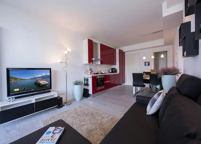 Casa Laura 3 * メナッジョ