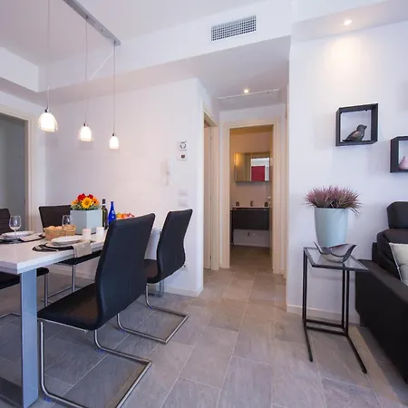 Apartamento Casa Laura 3 *